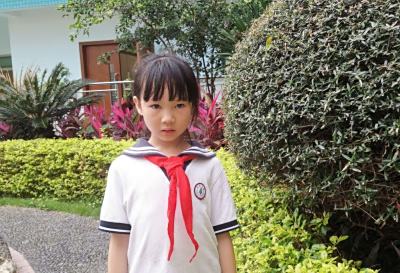 金裕小学气质少年卓梓涵同学