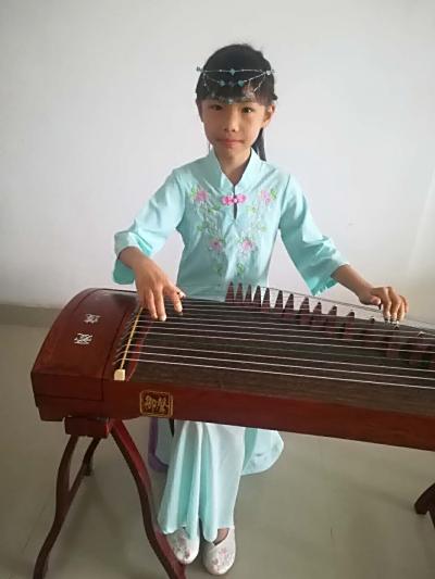 金裕小学气质少年廖安琪同学